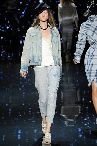 Look 14